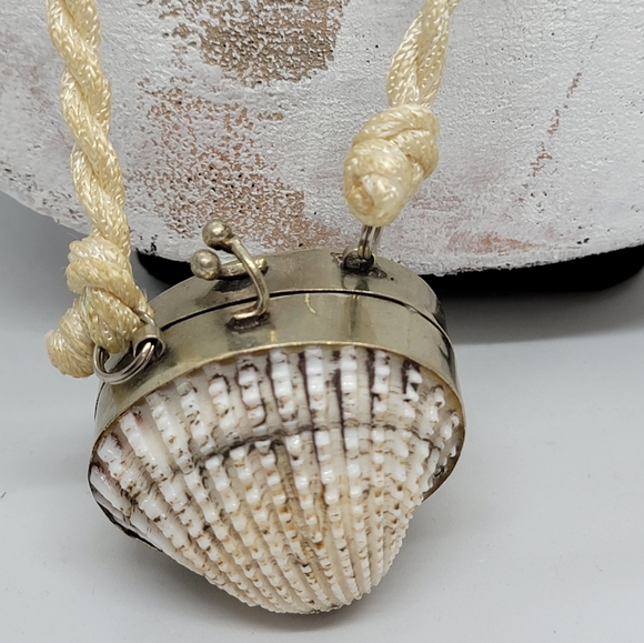 Vintage Jewelry - Beautiful Late 19th Century Antique Cockle Shell Pendant Necklace